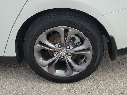 Used 2024 Honda Accord EX image 27