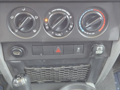 Used 2010 Jeep Wrangler Unlimited Sahara w/ Dual Top Group AWD/4WD image 14