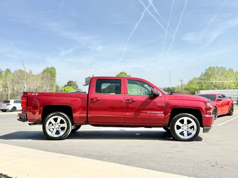 Used 2018 Chevrolet Silverado 1500 LT w/ All Star Edition image 10