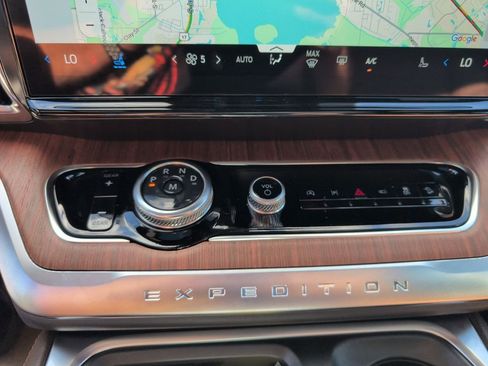 Certified 2025 Ford Expedition King Ranch image 29