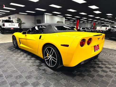 Used 2007 Chevrolet Corvette Convertible w/ Preferred Equipment Group image 16