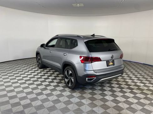 Used 2024 Volkswagen Taos SE AWD/4WD image 14