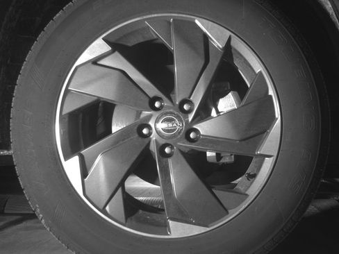 Used 2025 Nissan Rogue SV AWD/4WD image 13