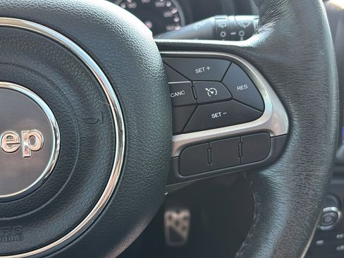 Used 2022 Jeep Renegade Limited w/ Sun, Sound & Wheels Group image 17