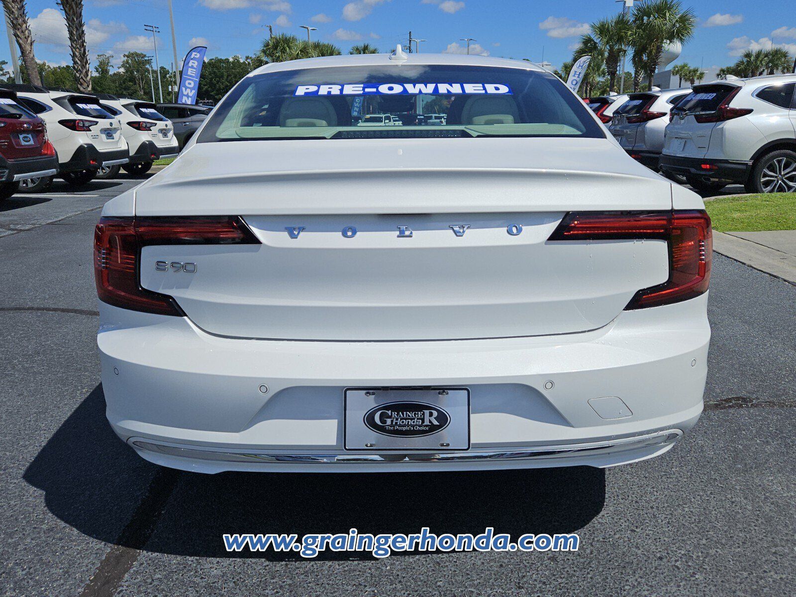 Used 2022 Volvo S90 B6 Inscription w/ Advanced Package AWD/4WD image 4