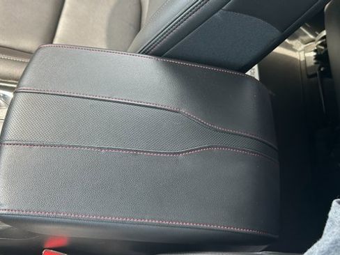 Certified 2023 Chevrolet Traverse RS image 24