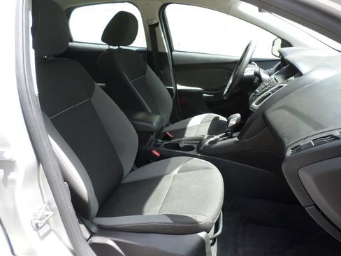 Used 2014 Ford Focus SE FWD image 8