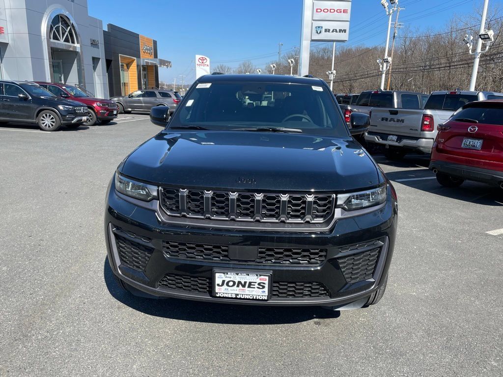 New 2026 Jeep Grand Cherokee Altitude AWD/4WD image 3