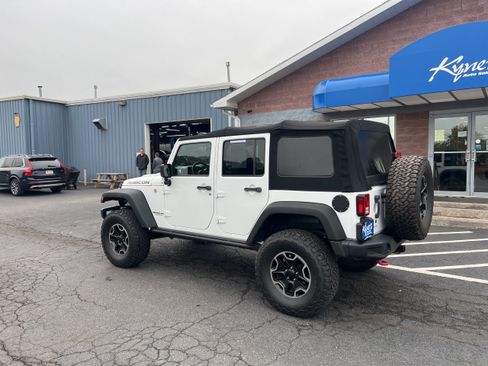 Used 2016 Jeep Wrangler Unlimited Rubicon AWD/4WD image 4