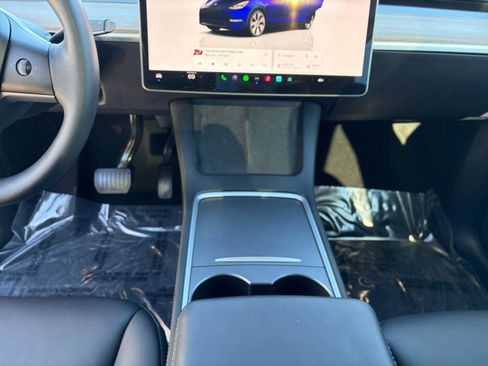 Used 2024 Tesla Model Y Long Range image 4
