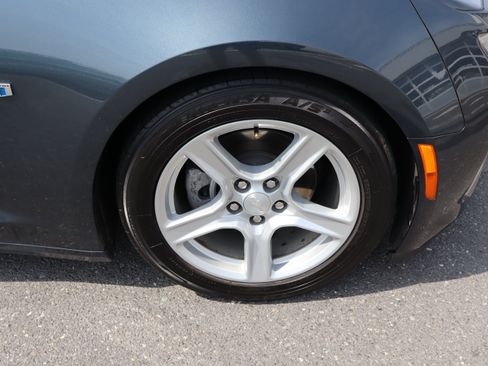 Used 2022 Chevrolet Camaro LT w/ Technology Package RWD image 33