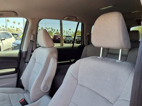 Used 2021 Honda Pilot EX image 25