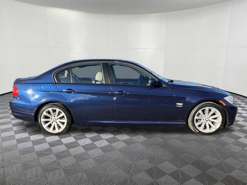 Used 2011 BMW 328i xDrive Sedan image 7