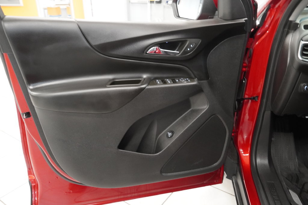 Used 2023 Chevrolet Equinox LT AWD/4WD image 18