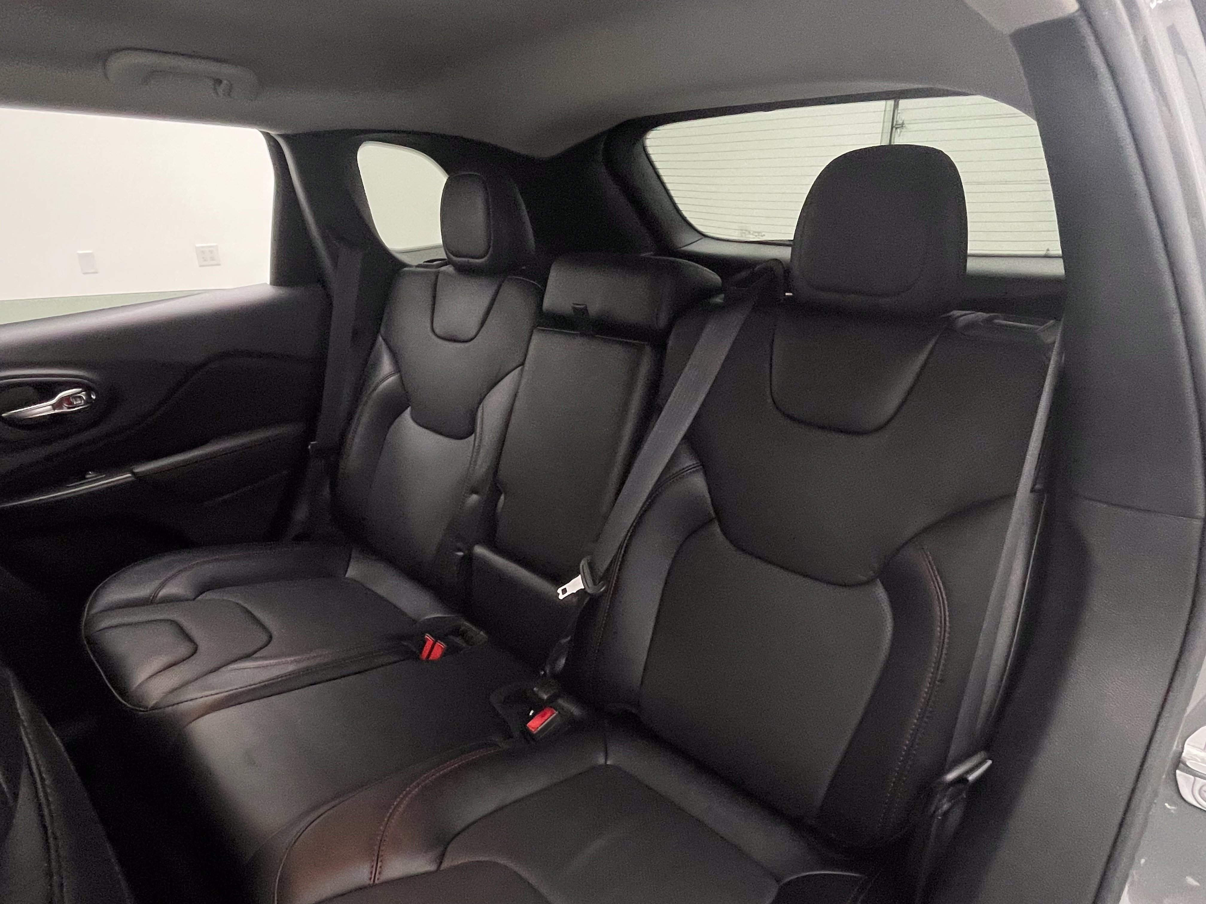 Used 2022 Jeep Cherokee Trailhawk w/ Premium Leather Package AWD/4WD image 42