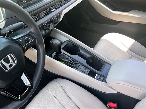 Used 2025 Honda Accord SE image 18