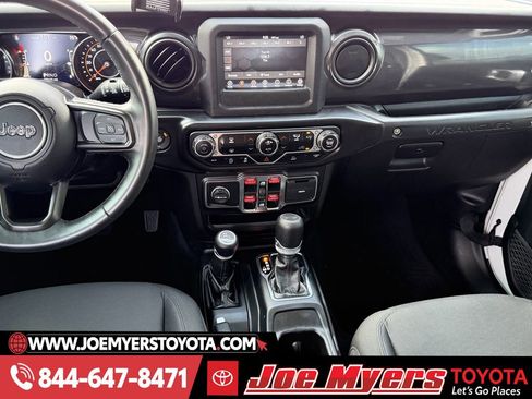 Used 2022 Jeep Wrangler Unlimited Sport image 16