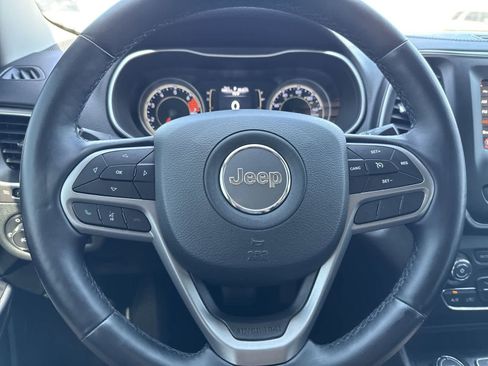 Used 2019 Jeep Cherokee Latitude Plus w/ Cold Weather Group image 28