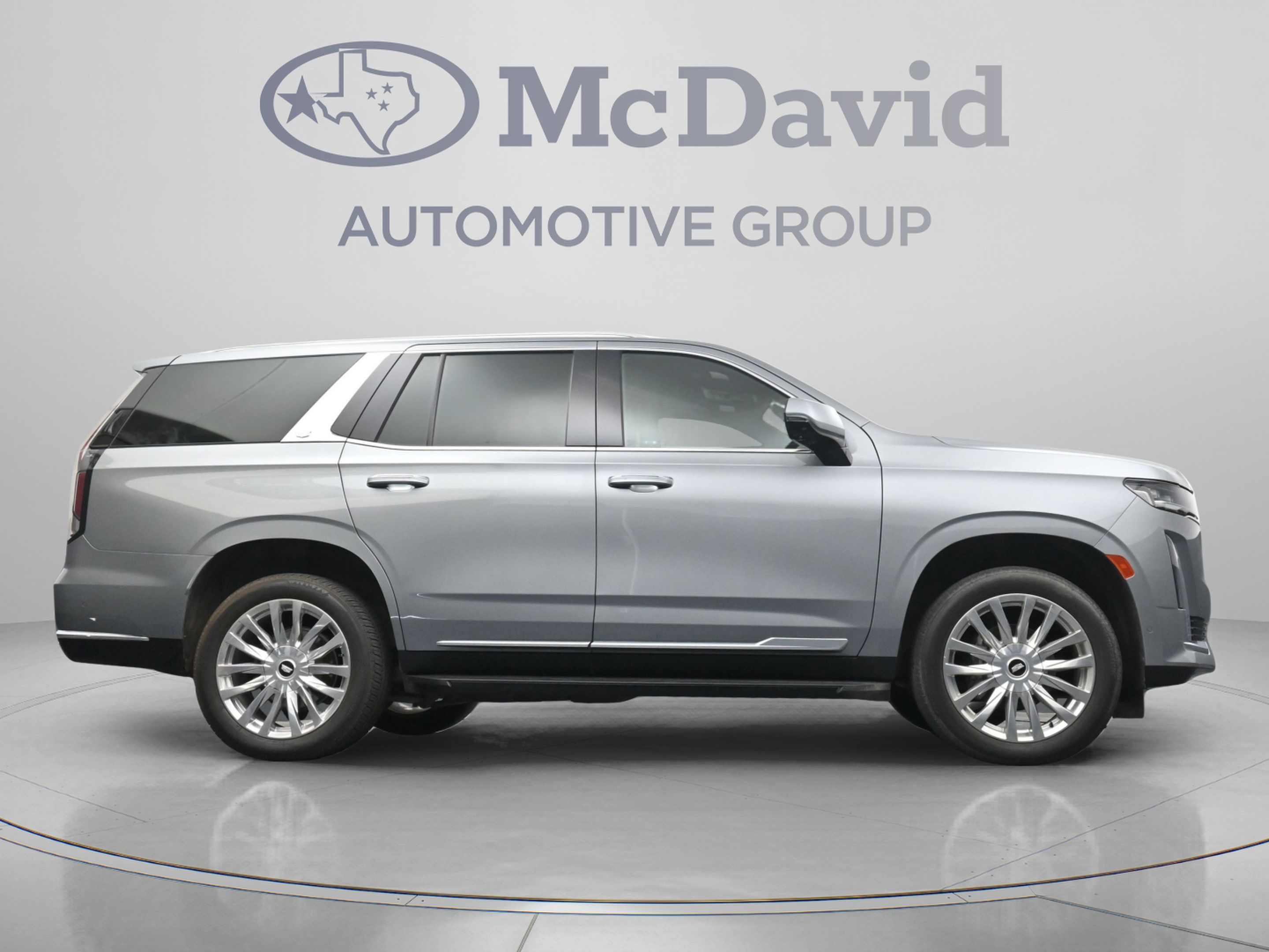Used 2023 Cadillac Escalade Premium Luxury AWD/4WD image 33