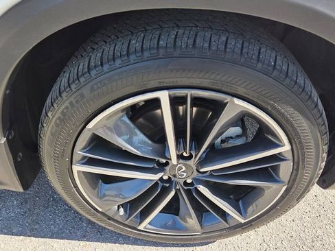 Certified 2025 INFINITI QX55 Essential image 9