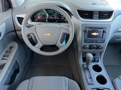 Used 2017 Chevrolet Traverse LS AWD/4WD image 34