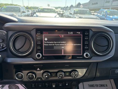 Used 2020 Toyota Tacoma TRD Off-Road AWD/4WD image 21