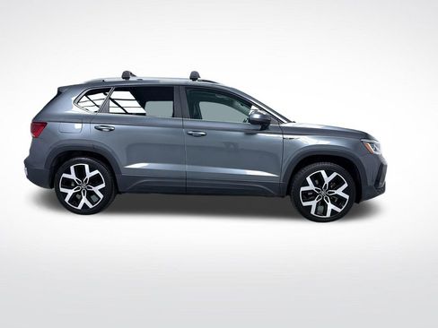 Used 2023 Volkswagen Taos SEL AWD/4WD image 2
