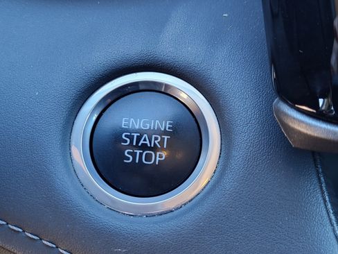 Used 2024 Toyota Highlander XLE image 34