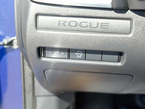 Used 2023 Nissan Rogue S image 18