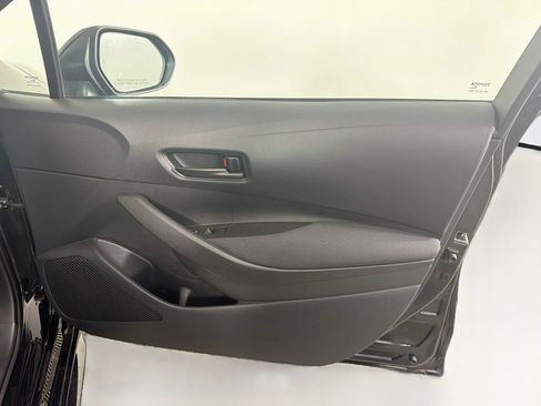 Used 2025 Toyota Corolla LE FWD image 31