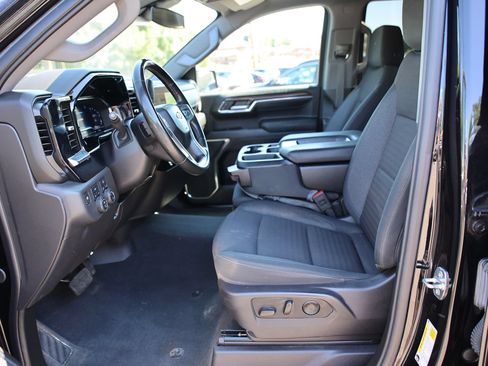 Used 2024 Chevrolet Silverado 1500 LT AWD/4WD image 19