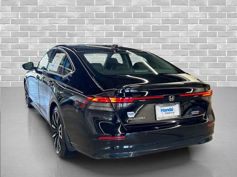 Used 2023 Honda Accord Touring image 3