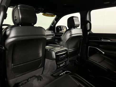 Used 2024 Jeep Wagoneer Series II AWD/4WD image 24