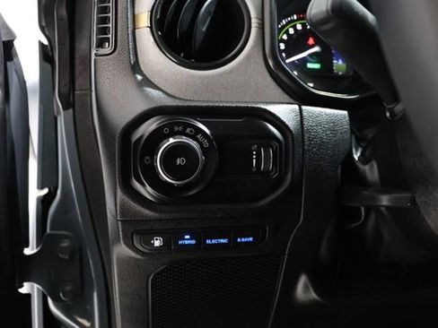 Used 2024 Jeep Wrangler Unlimited AWD/4WD image 21