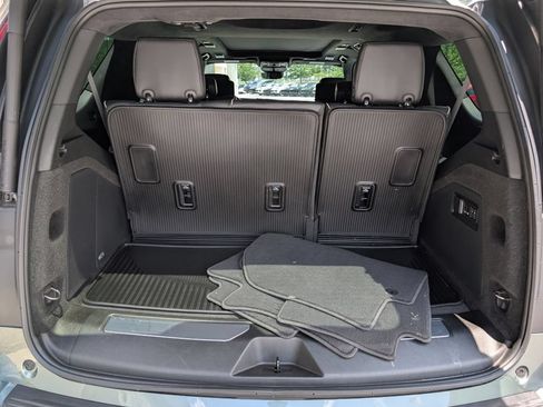Used 2024 Cadillac Escalade Sport Platinum w/ LPO, Floor Liner Package AWD/4WD image 25