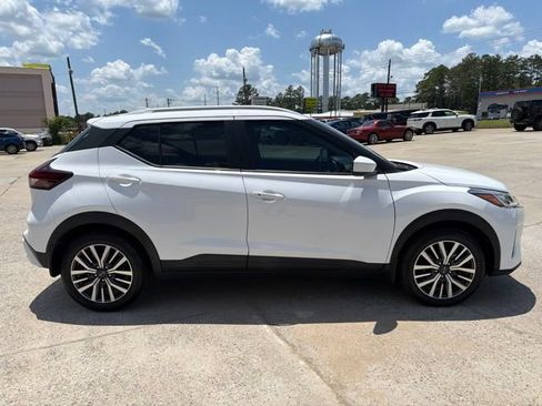 Used 2023 Nissan Kicks SV FWD image 5