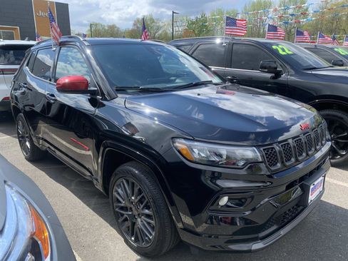 Used 2023 Jeep Compass Limited image 1