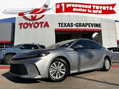 Used 2025 Toyota Camry LE image 1