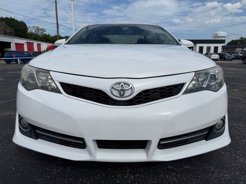 Used 2014 Toyota Camry SE FWD image 2