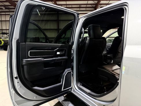 Used 2021 RAM 2500 Laramie AWD/4WD image 16