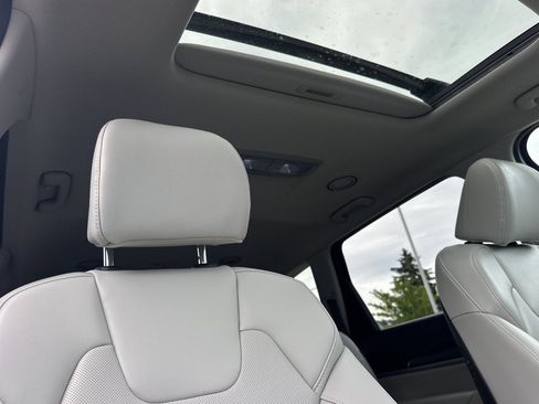 Certified 2024 Kia Telluride S w/ S Sunroof Package AWD/4WD image 16