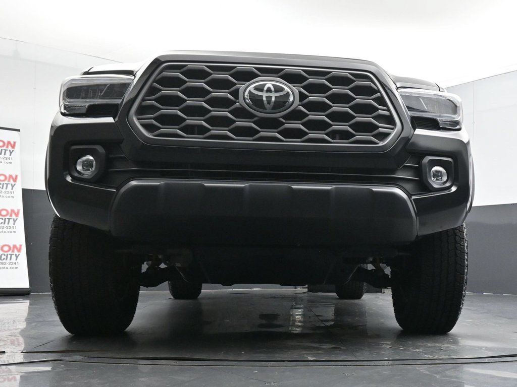 Used 2022 Toyota Tacoma TRD Off-Road AWD/4WD image 34