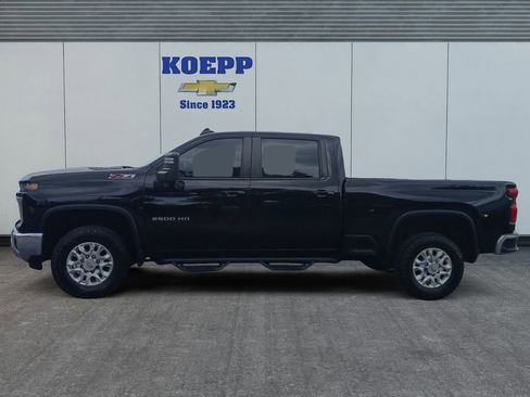 Used 2024 Chevrolet Silverado 2500 LT w/ Convenience Package AWD/4WD image 2