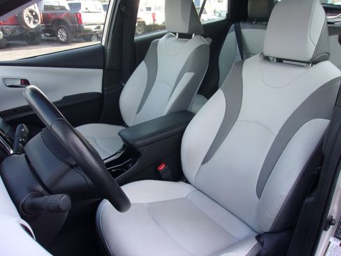 Used 2021 Toyota Prius Prime LE image 9