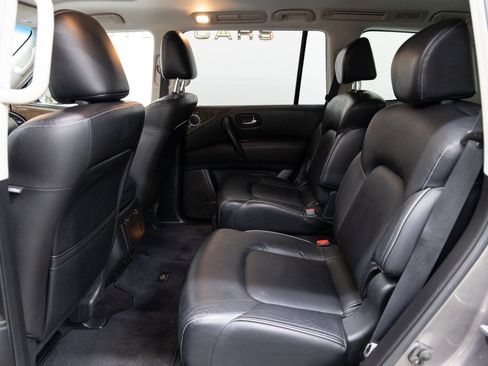 Used 2017 INFINITI QX80 4WD w/ Driver Assistance Package image 8