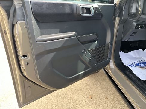 Used 2025 Ford Bronco Badlands AWD/4WD image 16
