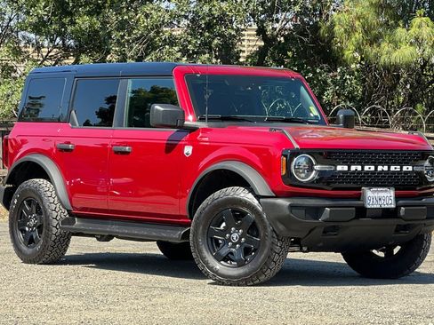 Used 2025 Ford Bronco Big Bend AWD/4WD image 2