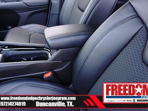 New 2026 Jeep Compass Latitude AWD/4WD image 36