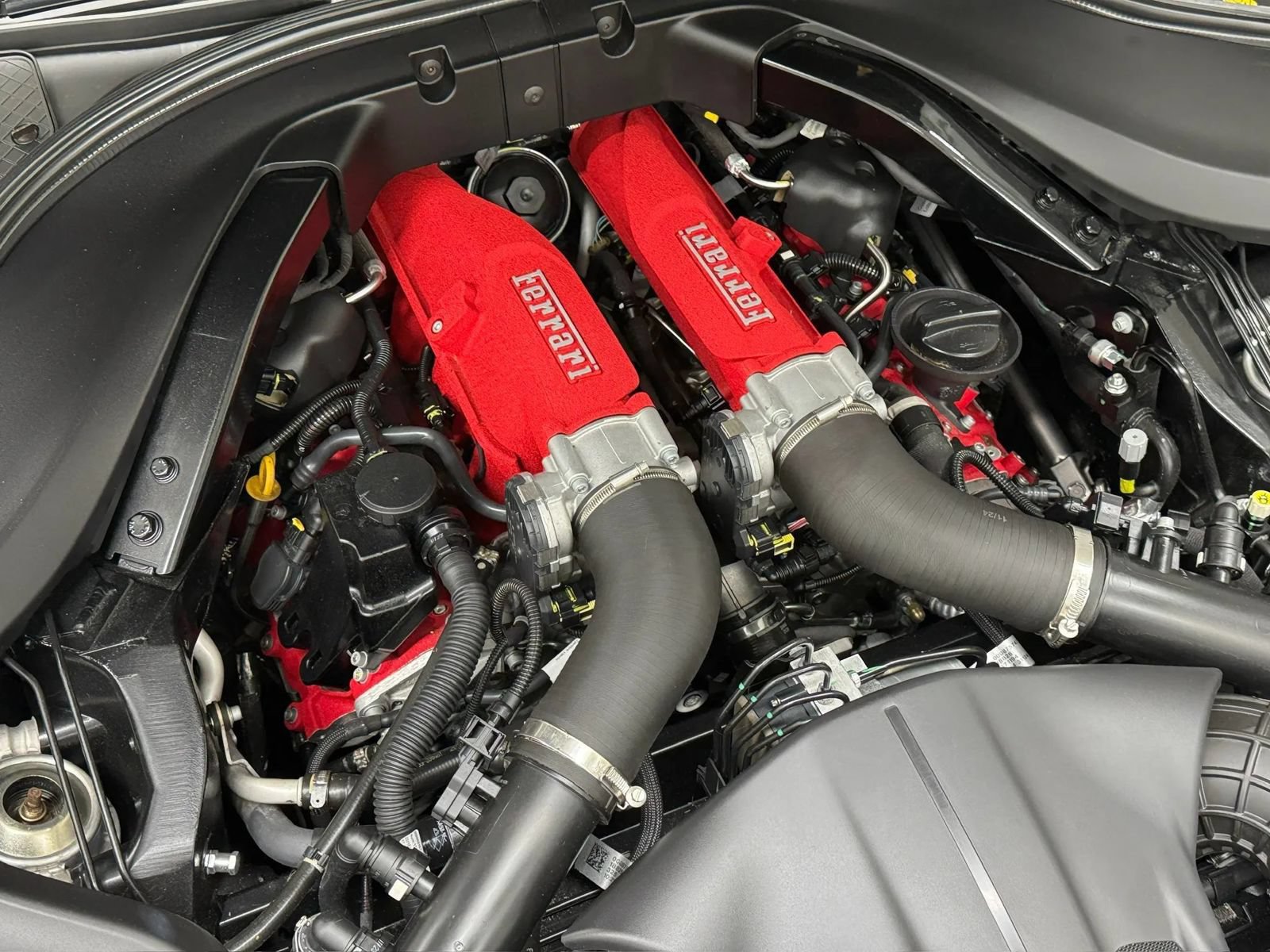 Used 2025 Ferrari Roma Spider RWD image 51