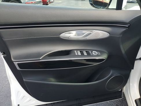 Used 2025 Genesis GV70 2.5T AWD/4WD image 11